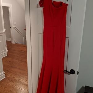 Gorgeous side shoulder gown brand new